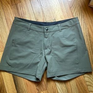 Patagonia Size 6 Women’s Shorts
